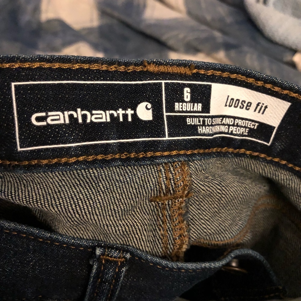 Ladies size 6 loose fit Carhartt jeans.